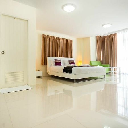 Family Guesthouse Rawai Exterior photo
